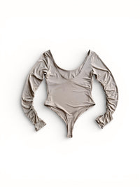 Mona Thong Leo