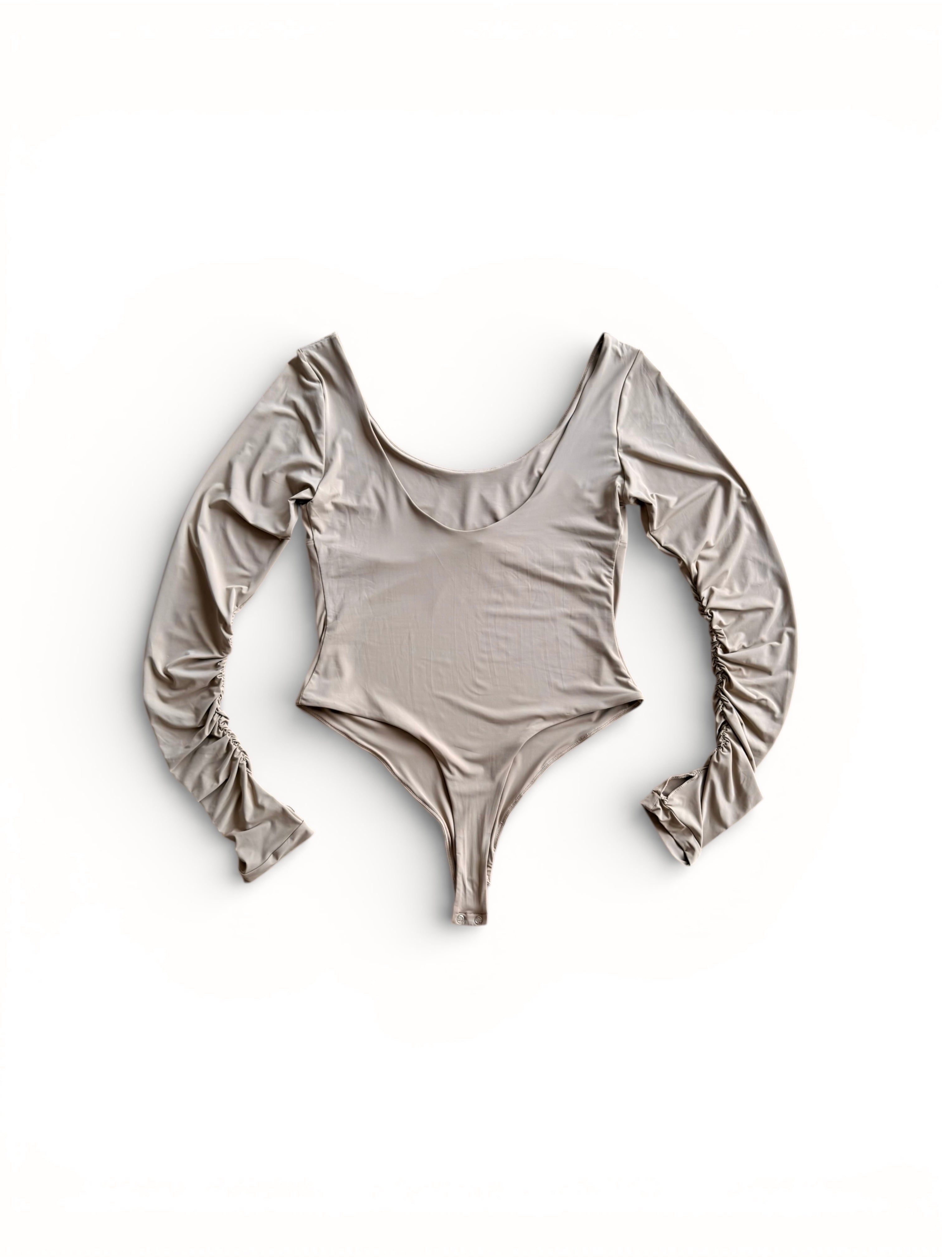Mona Thong Leo